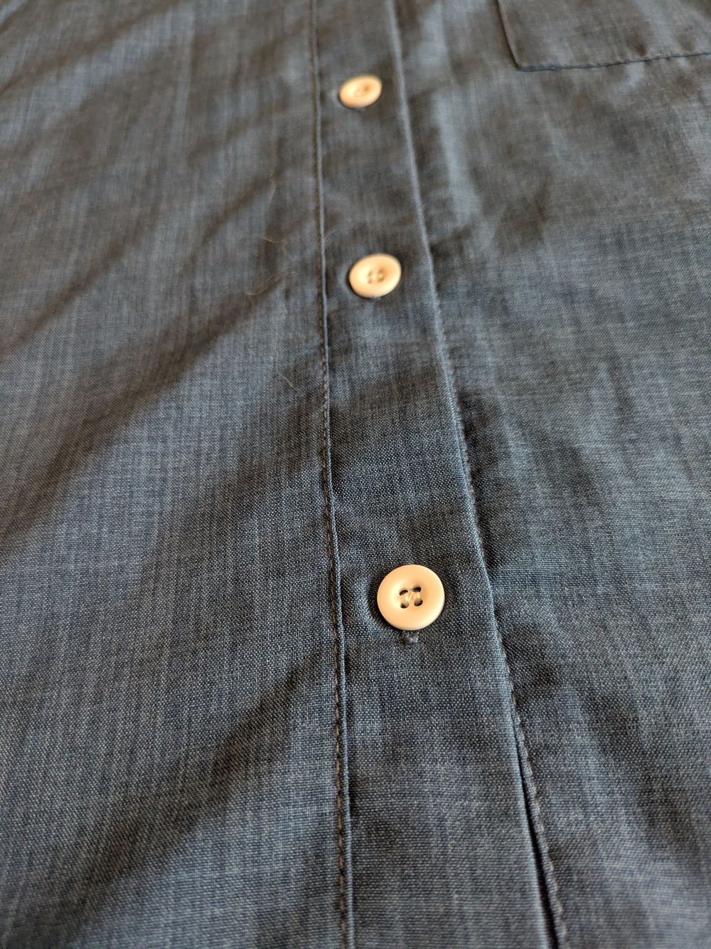 Classic Short-Sleeve Chambray Look Button-Up Shirt in Blue - Picture 12 of 12